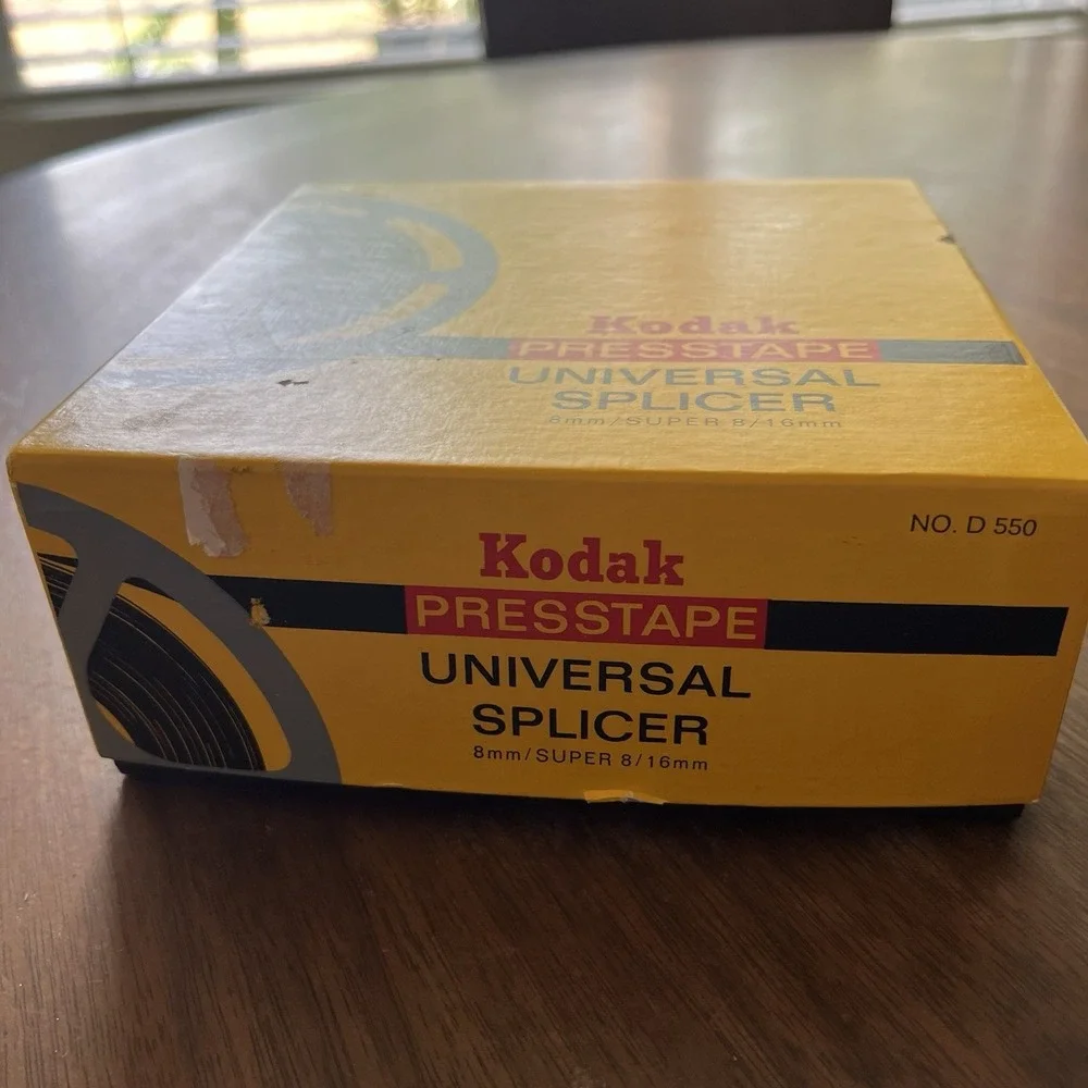 Kodak Universal Splicer 8mm /Super 8 /16mm - Original Box No D 550